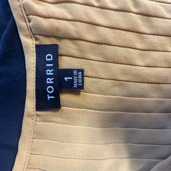 Torrid Yellow Flutter Sleeve Blouse with Bib Collar - Picture 6 of 6